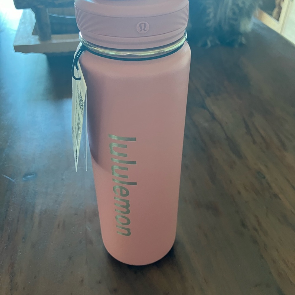 Lululemon Deco Pink Sport tumbler - Picture 4 of 6